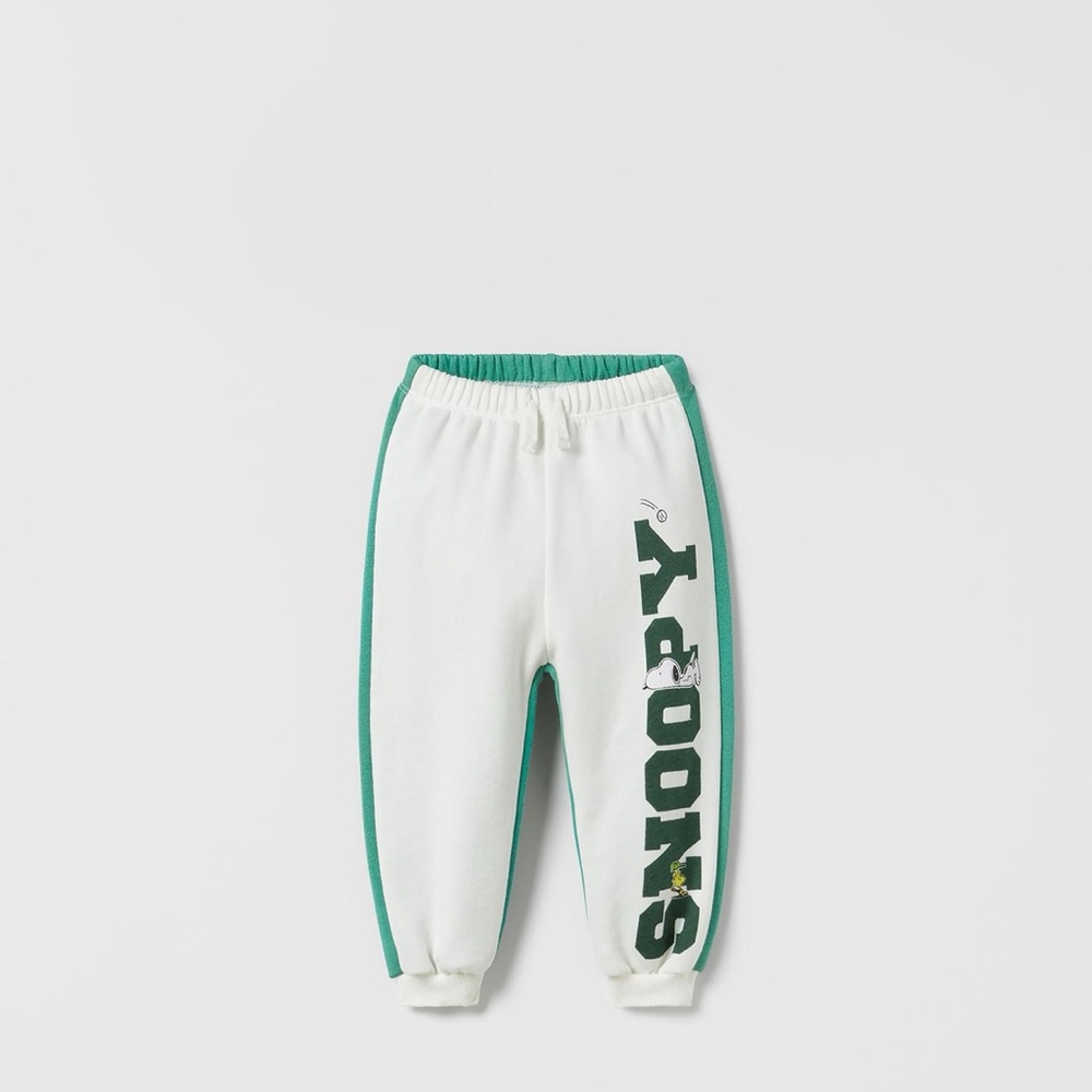 Peanuts White and Green Snoopy Joggers